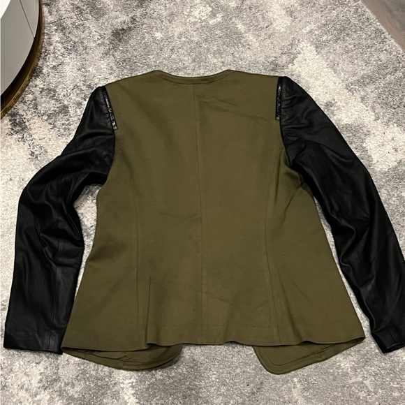 Theory army green blazer with leather sleeves and zipper shoulder acce - Picture 2 of 9
